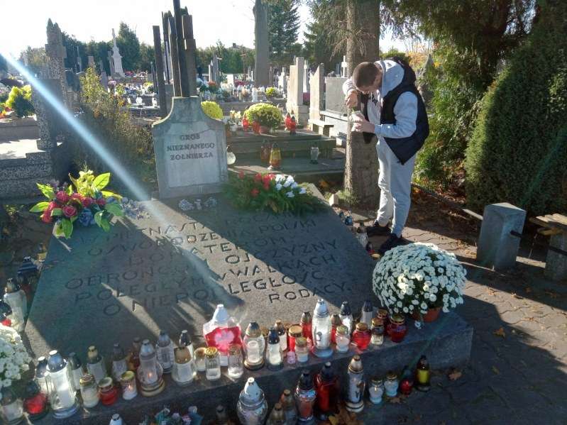 zapomniany grob 1